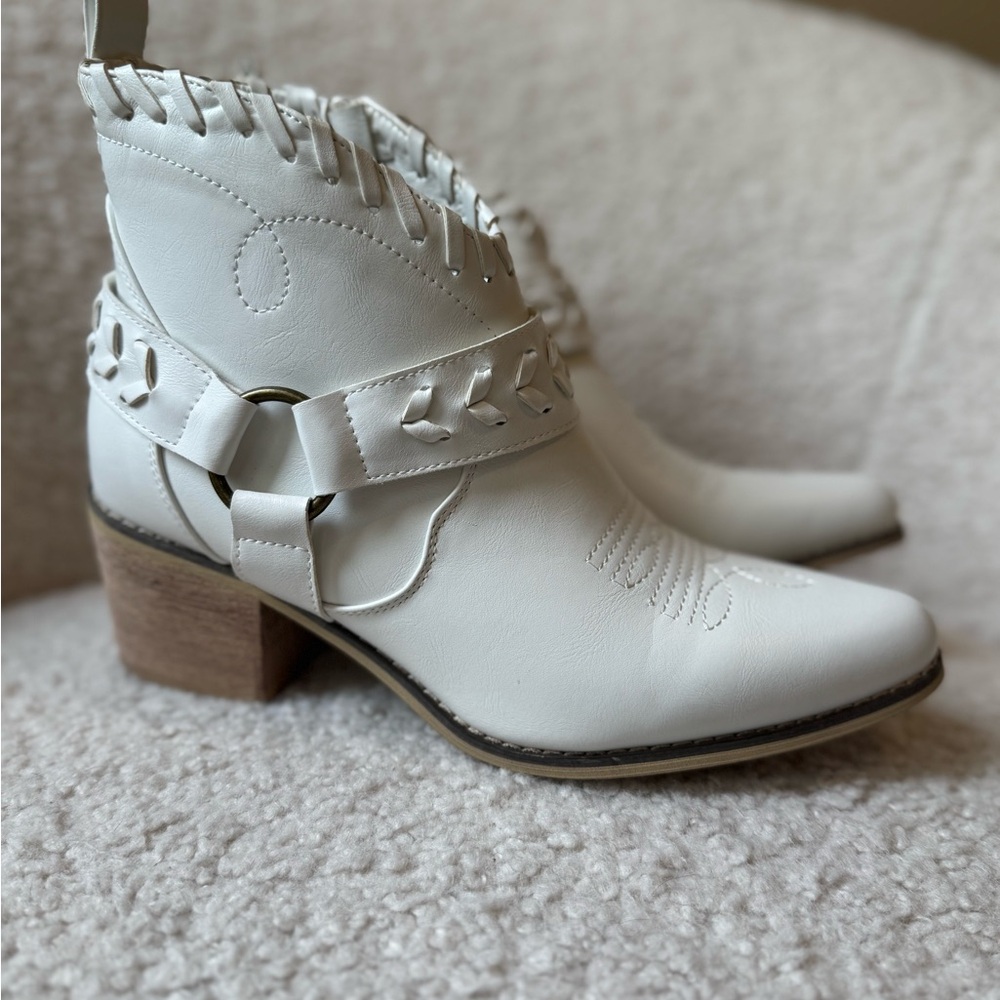 Altar’d State Women's White Ankle Boots